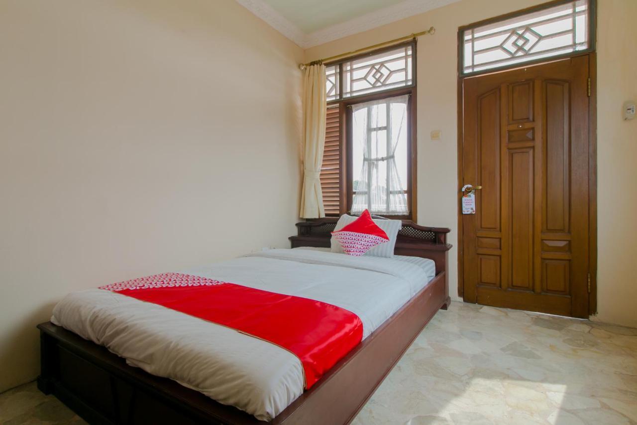 Oyo 2858 Vafa Guesthouse Cianjur Exterior photo