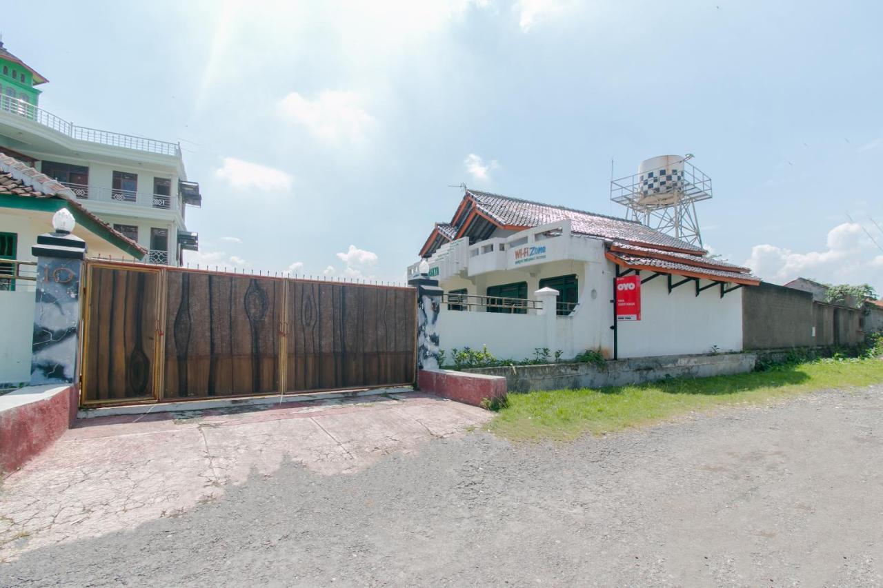 Oyo 2858 Vafa Guesthouse Cianjur Exterior photo
