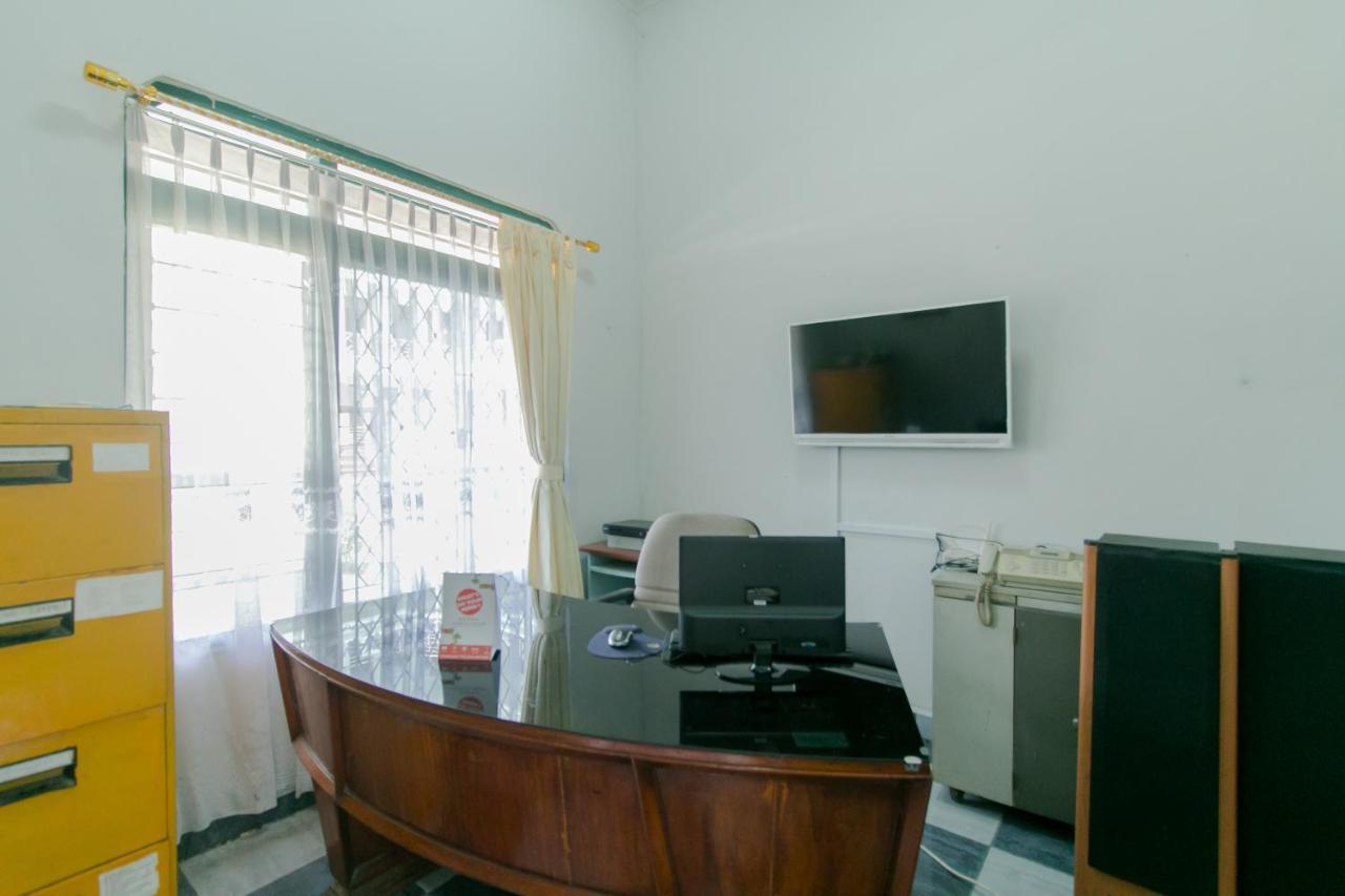 Oyo 2858 Vafa Guesthouse Cianjur Exterior photo