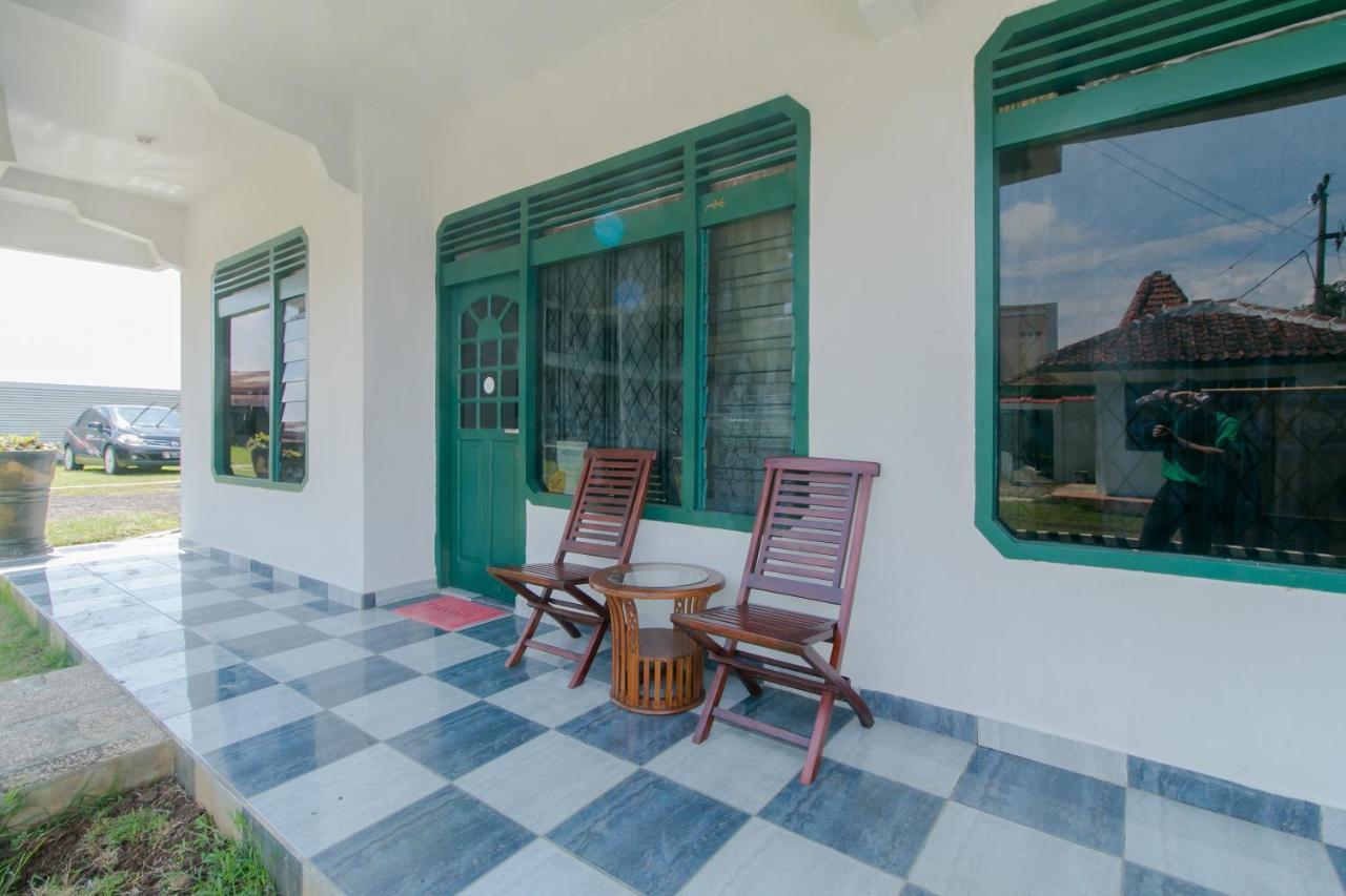 Oyo 2858 Vafa Guesthouse Cianjur Exterior photo